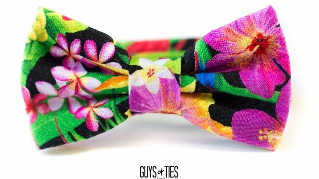 Knot Your Ordinary Wedding: Unleashing the Tropical Tie Trend